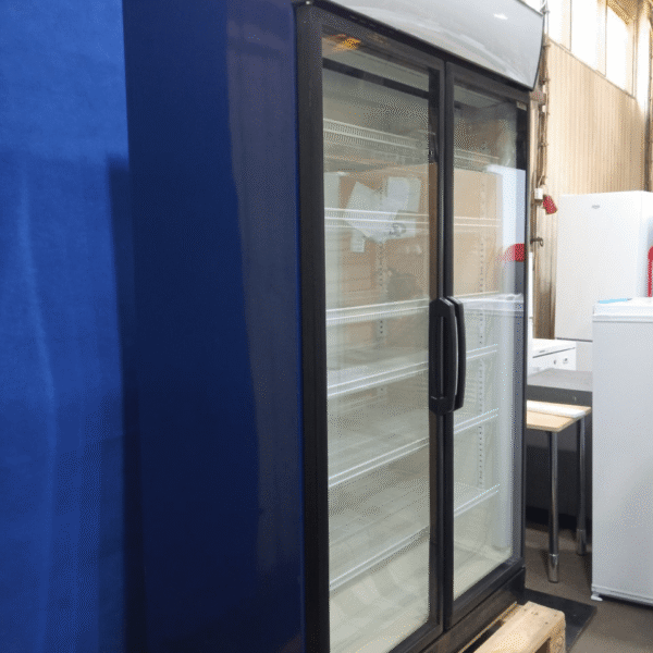 Pullokaappi Helkama C 10, kuvattu sivulta