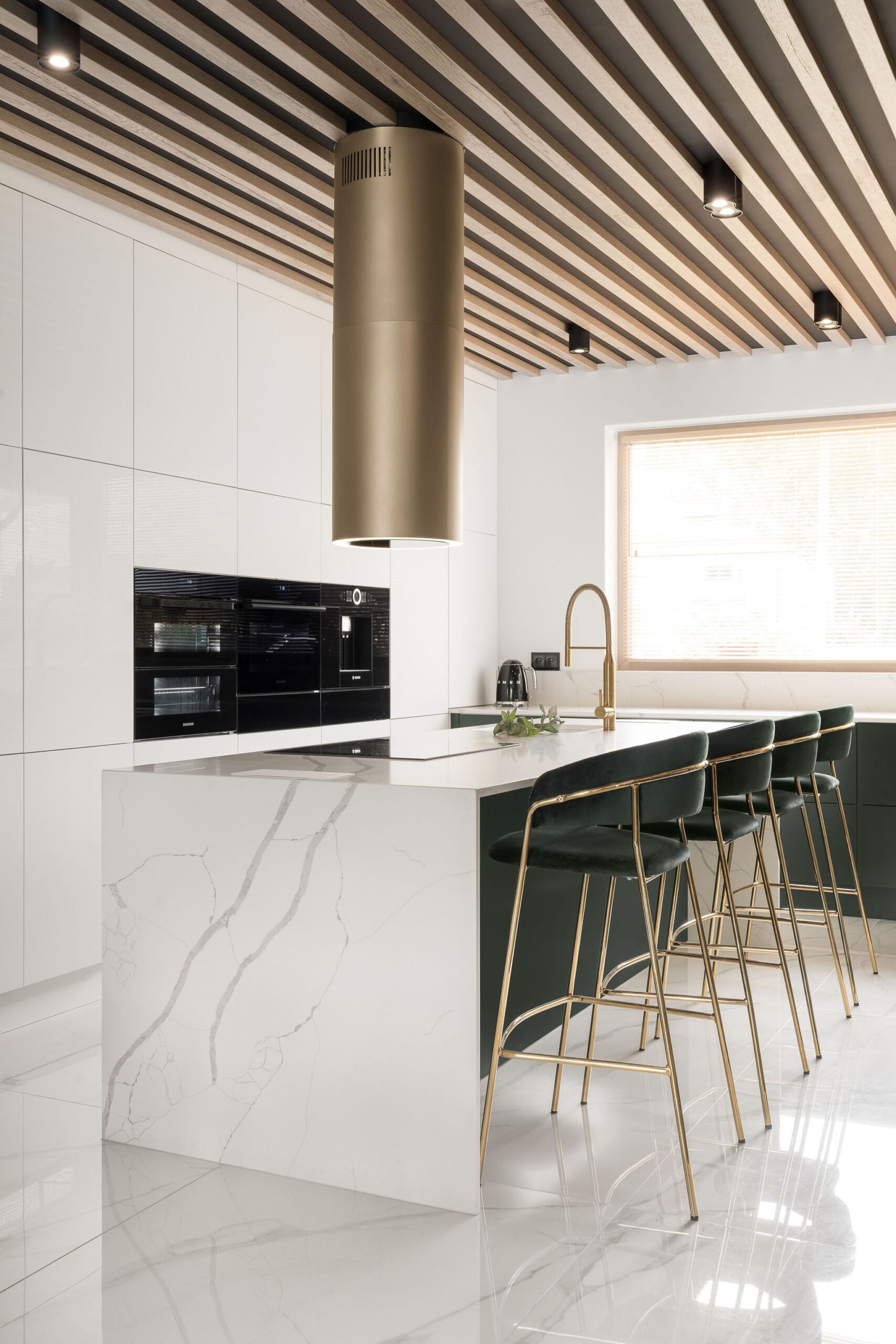 Ciarko Design TUBUSISGSL Saarekeliesituuletin – kuva 4