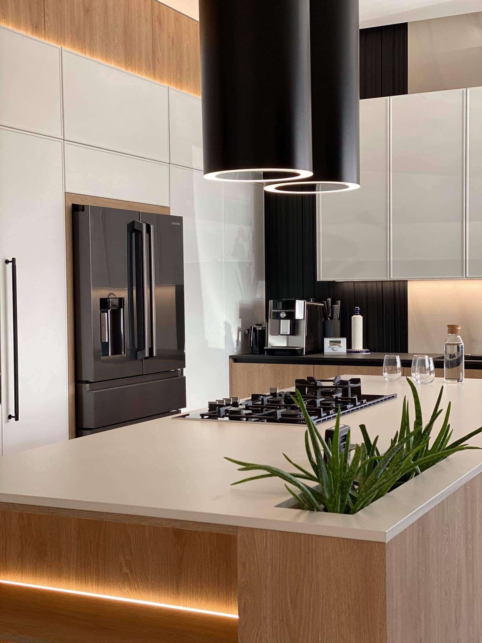 Ciarko Design TUBUSLONGISBSL Saarekeliesituuletin – kuva 3