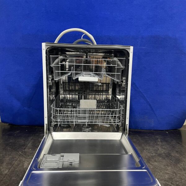 Gram OM 60-37 T Kalusteisiin sijoitettava astianpesukone – kuva 2