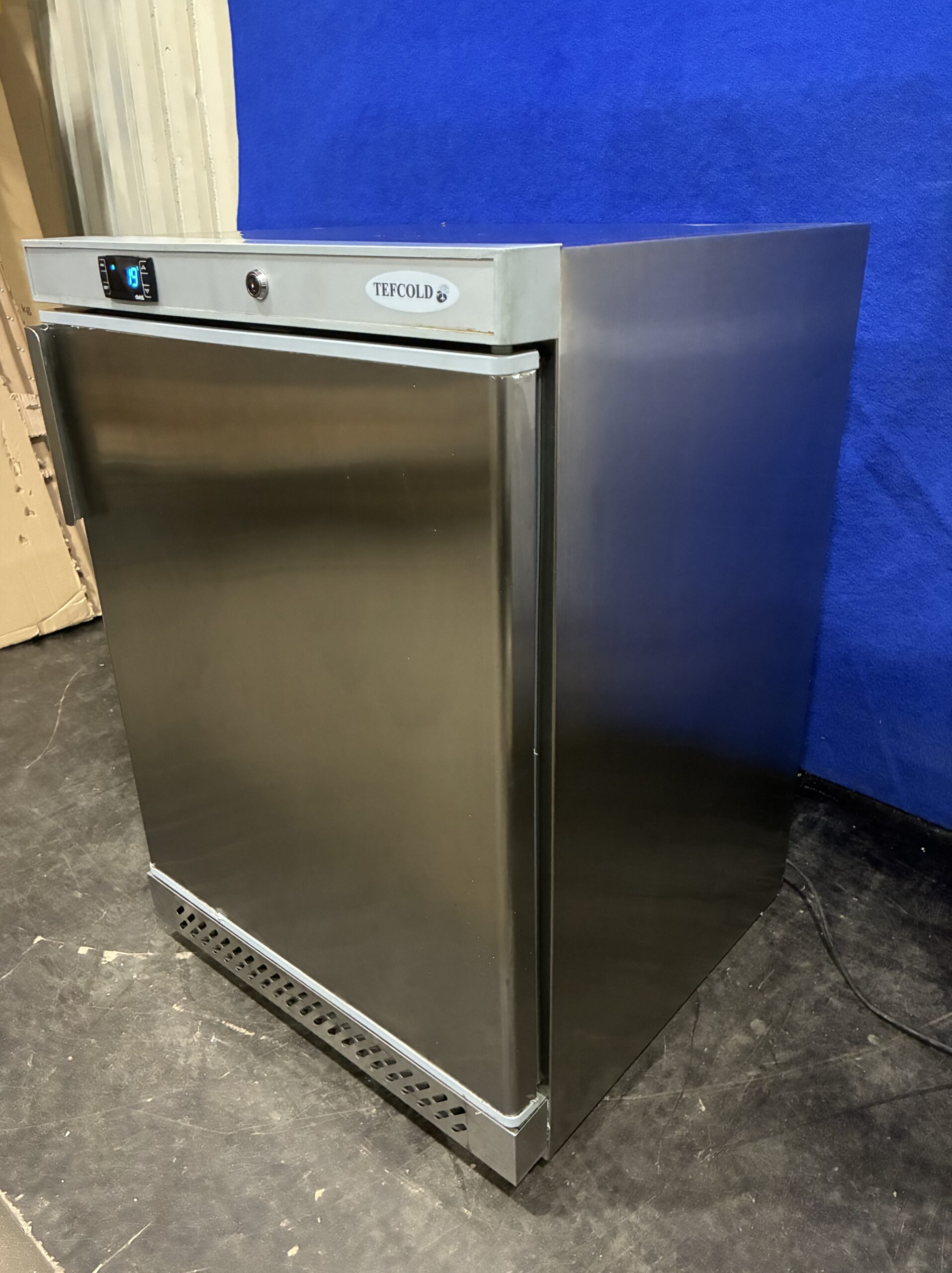 TEFCOLD UR200S juomakaappi – kuva 1