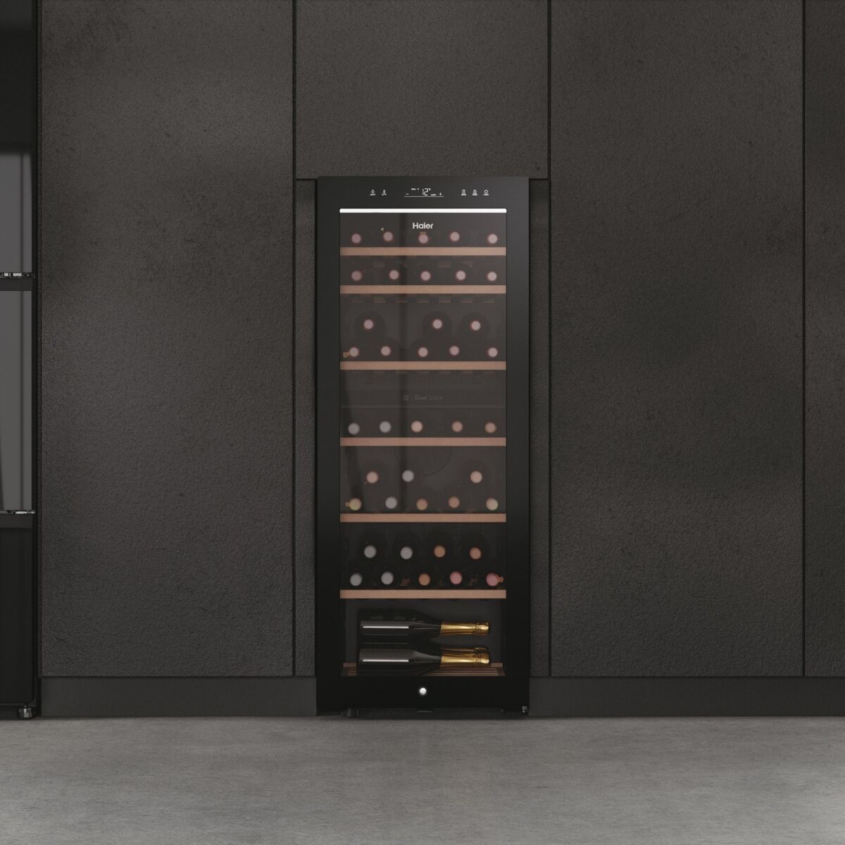 Haier HWS77GDAU1 Freestanding wine Black – kuva 3