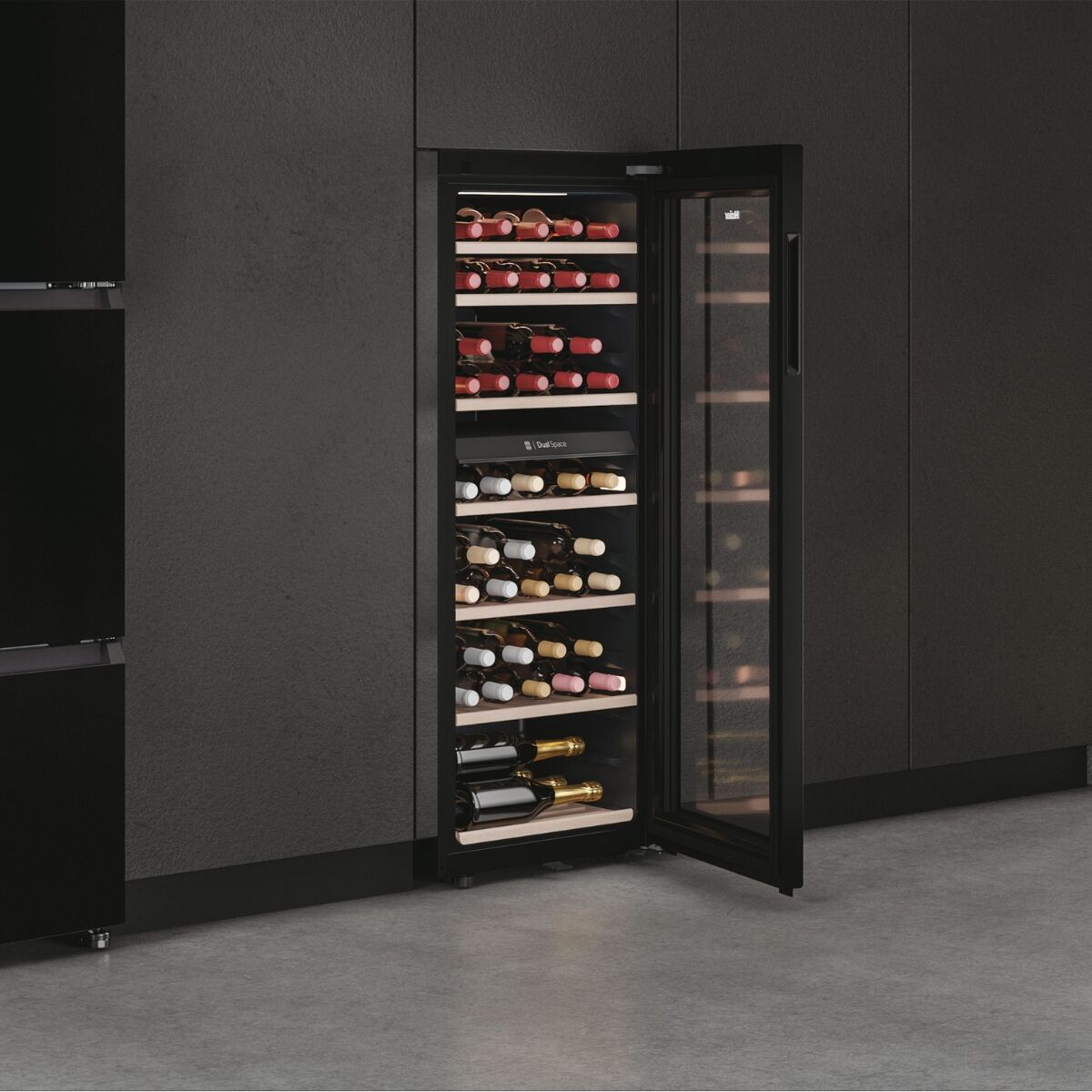 Haier HWS77GDAU1 Freestanding wine Black – kuva 4
