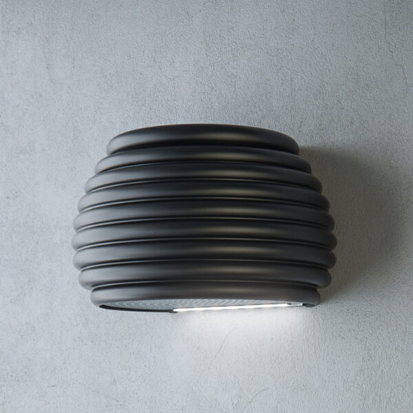 Witt Beehive Wall Matte Black-2 Liesituuletin – kuva 2